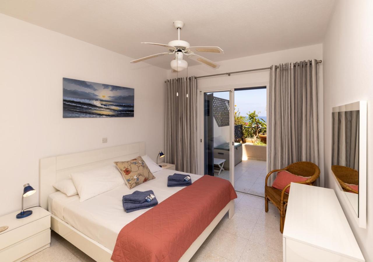 105 Kings Palace - Fabulous 2 Bed, 2 Bath, Large Patio With Garden - Sea Views Paphos Eksteriør bilde