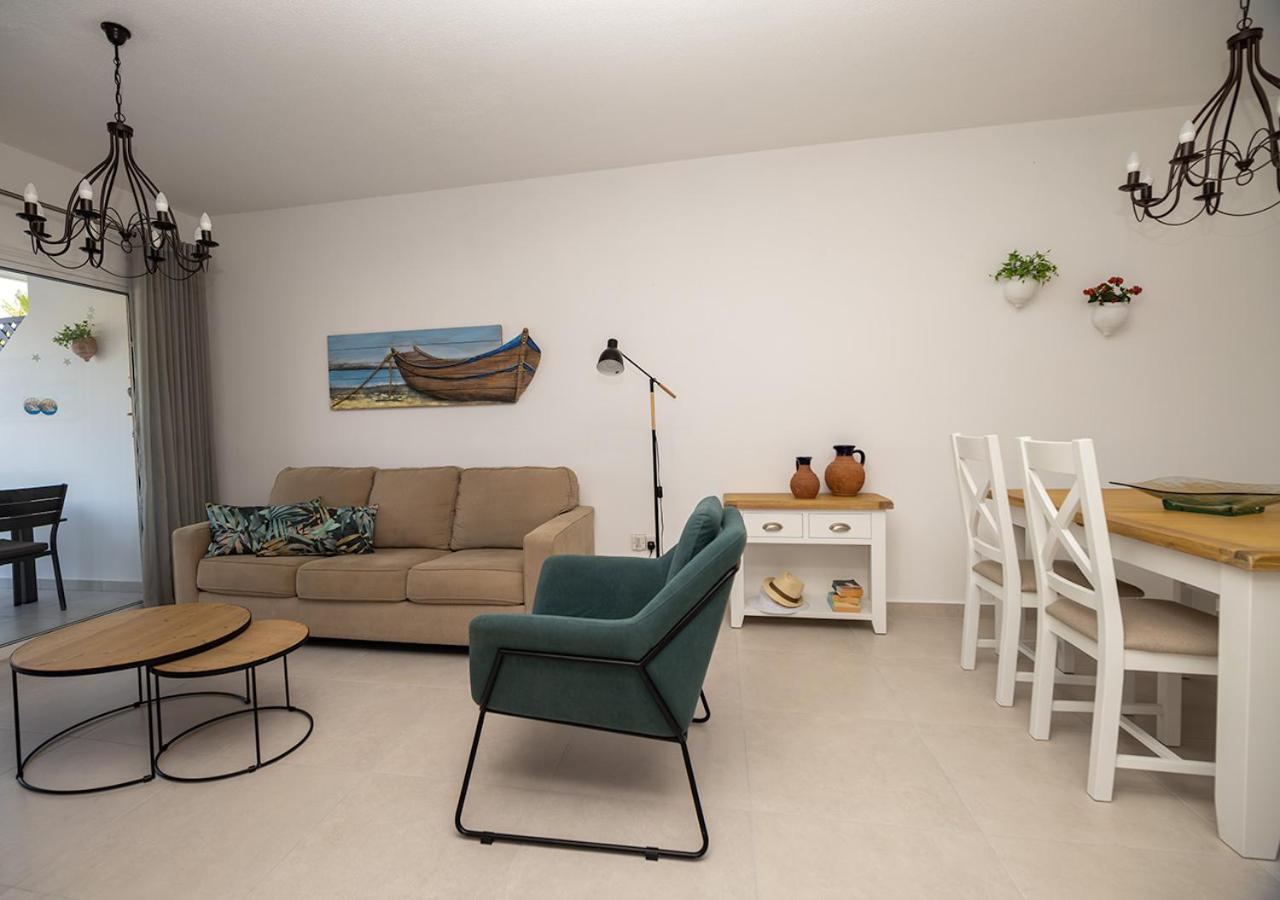 105 Kings Palace - Fabulous 2 Bed, 2 Bath, Large Patio With Garden - Sea Views Paphos Eksteriør bilde