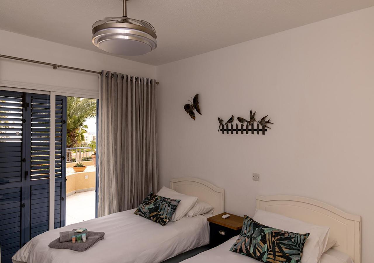 105 Kings Palace - Fabulous 2 Bed, 2 Bath, Large Patio With Garden - Sea Views Paphos Eksteriør bilde