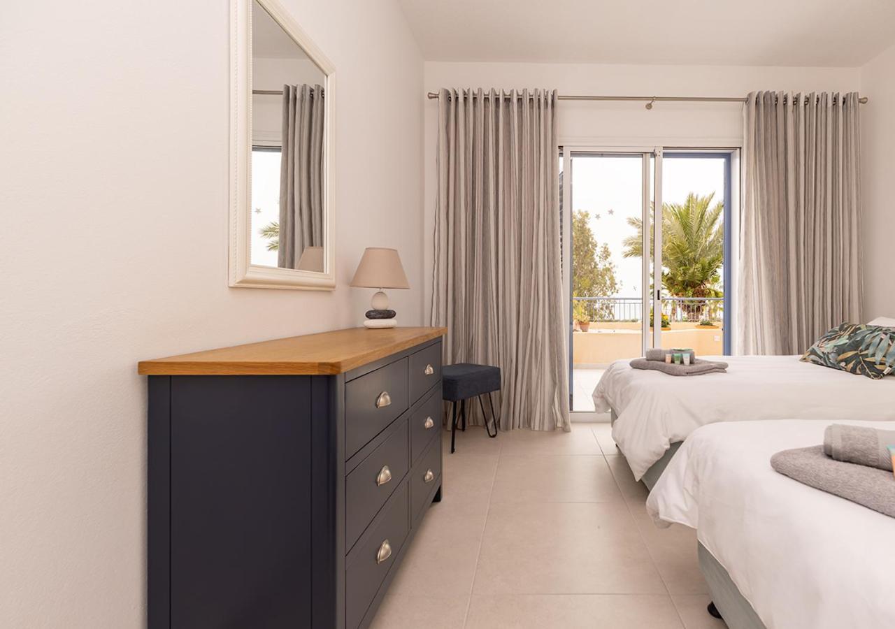 105 Kings Palace - Fabulous 2 Bed, 2 Bath, Large Patio With Garden - Sea Views Paphos Eksteriør bilde