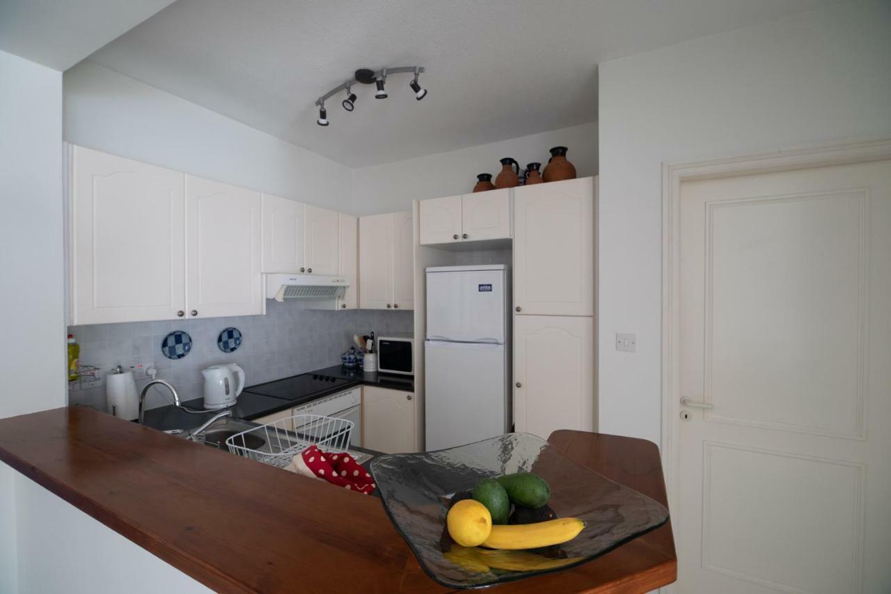 105 Kings Palace - Fabulous 2 Bed, 2 Bath, Large Patio With Garden - Sea Views Paphos Eksteriør bilde